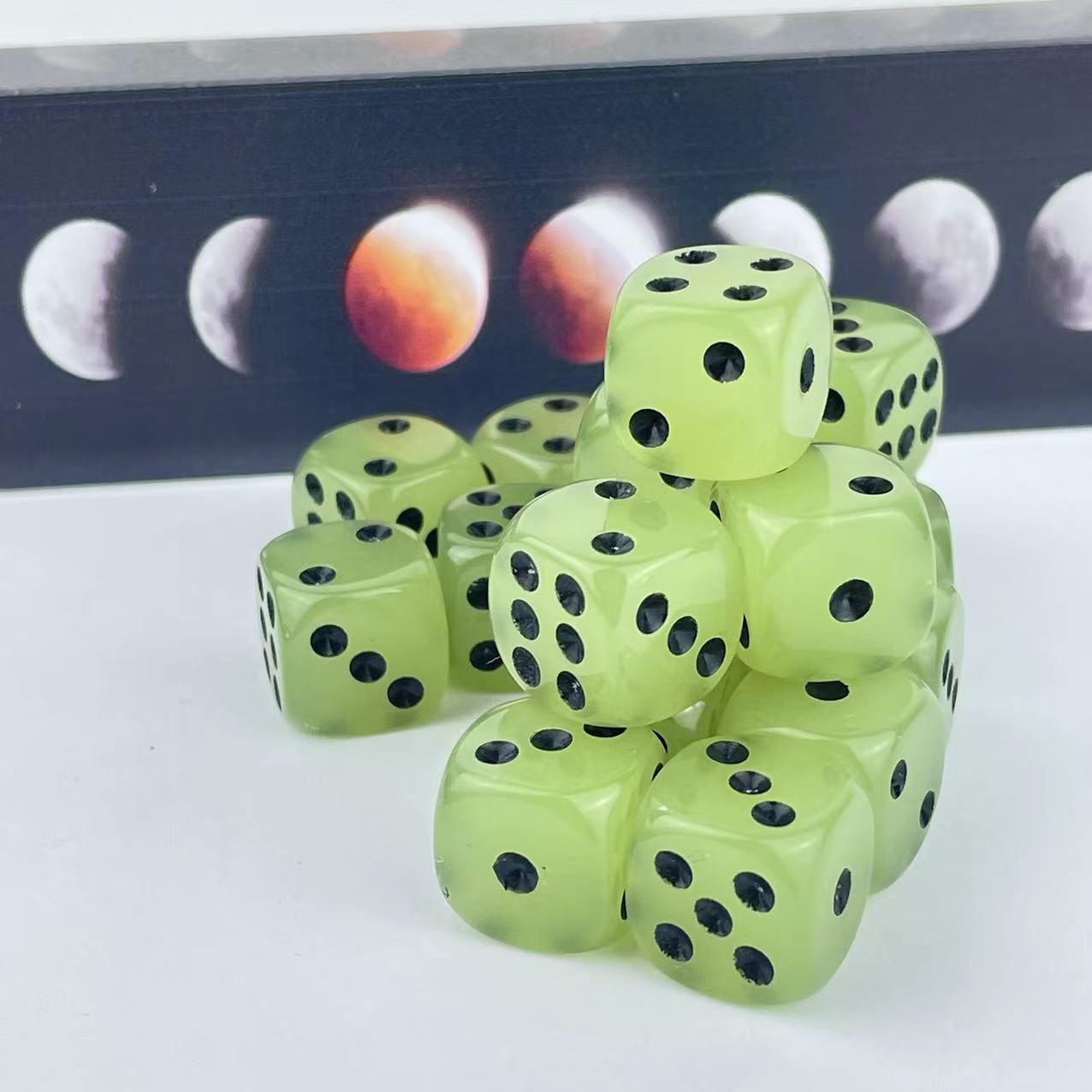 Board Game Yahtzee - 10 sztuk 14 mm sześciostronnych świecących